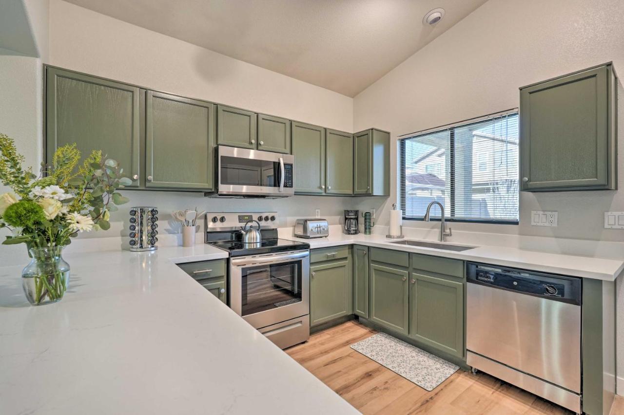 Sunlit Peoria Vacation Rental With Private Yard Екстер'єр фото